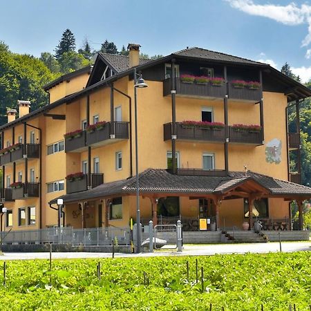 Residenza Scoiattolo Apartment Ponte delle Arche Exterior photo