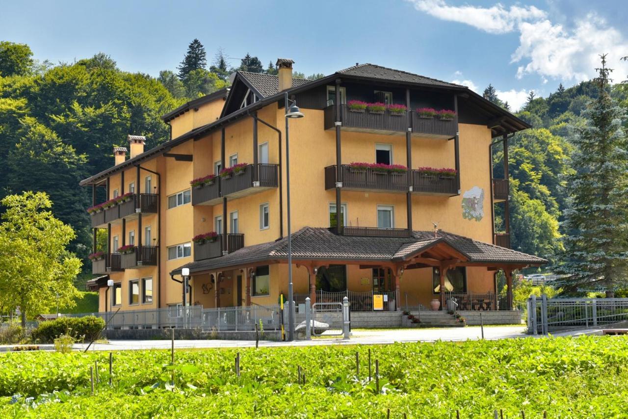 Residenza Scoiattolo Apartment Ponte delle Arche Exterior photo